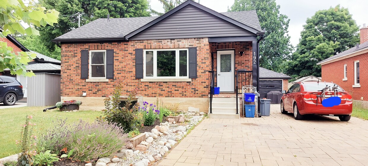 Front of House - 192 Blucher St