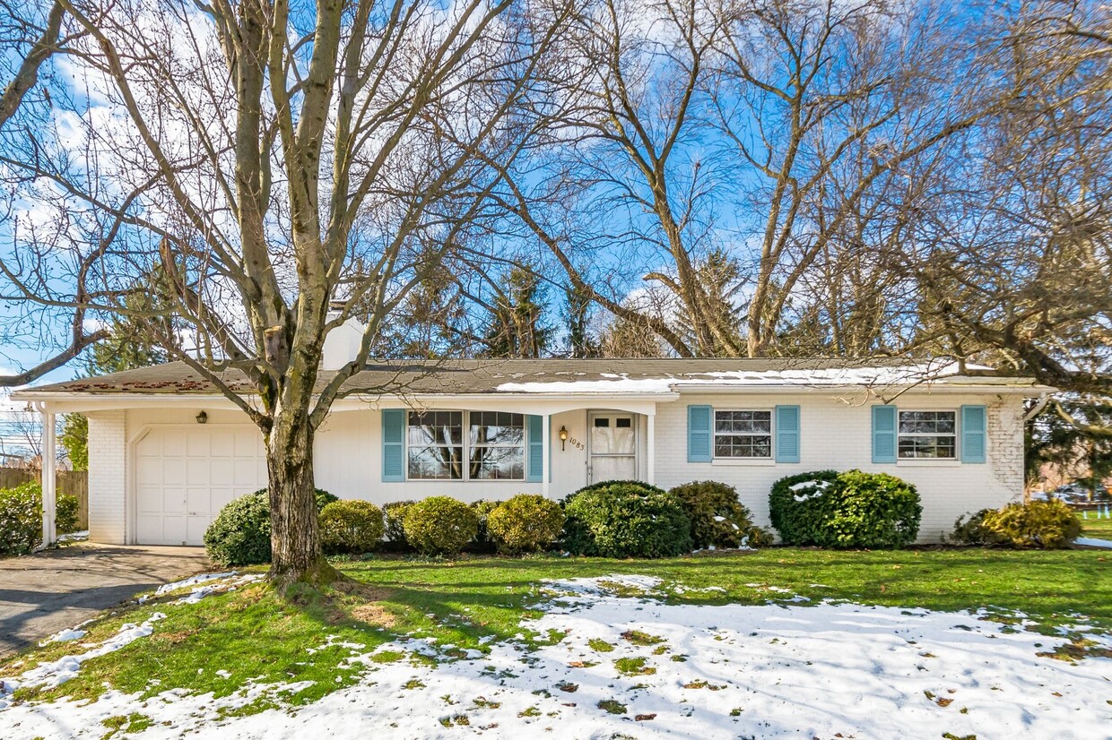 Primary Photo - 1083 Norway Dr
