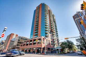 Building Photo - 836-815 15 Ave SW