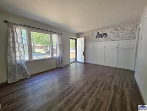 Building Photo - 2621 Sibley Ave