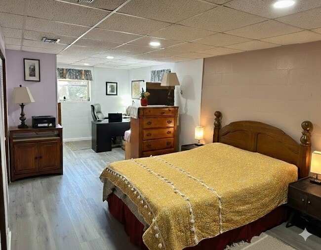 Bedroom - 923 Abbiegail Dr House