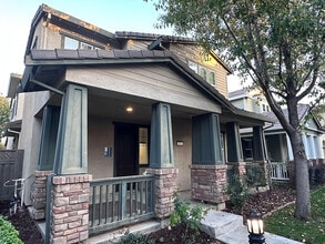 Building Photo - 717 N Dorato Ln