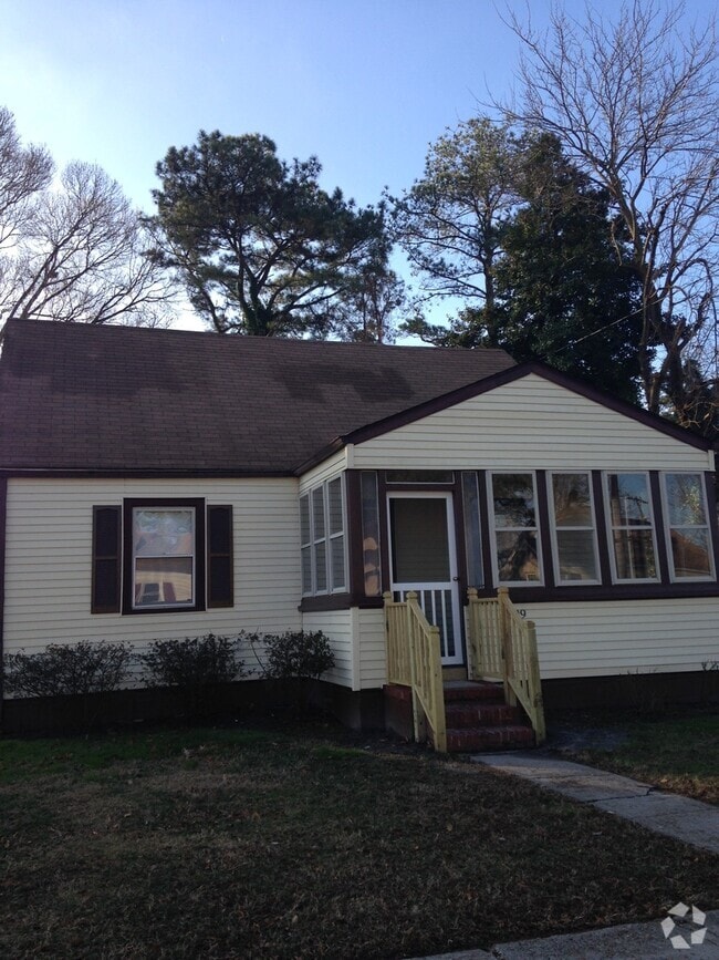 Building Photo - 3309 Scott St