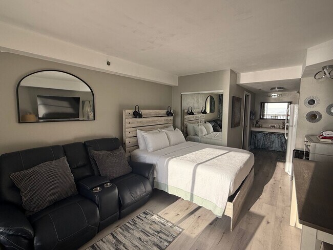 Foto del edificio - Ocean FRONT Studio! Amazing and must see! DEPOSIT-FREE Renting option thru OBLIGO! Deposit Altern...