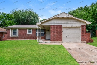 Building Photo - 3813 Parkwoods Ln