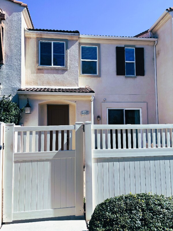 Foto del edificio - 44005 Arcadia Ct