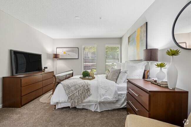 2 habitaciones, 2 baños - 1325 pies cuadrados - Habitación principal - Azalea Park at Sandy Springs