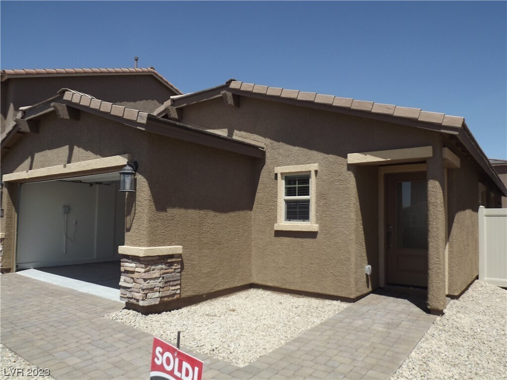 Primary Photo - 1620 Oro Grande Dr