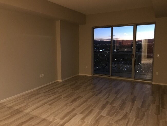 Building Photo - Gorgeous ONE LV High Rise Unit For Rent