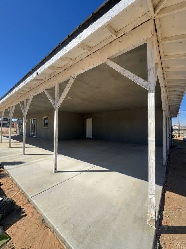 Building Photo - 17499 Sequoia St