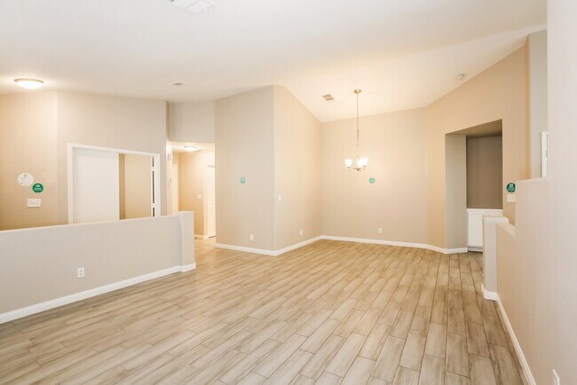 Foto del edificio - 601 Tobble Creek Ct