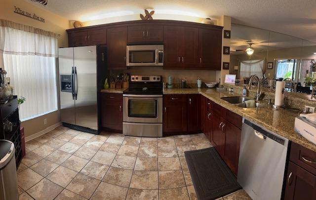 Foto del edificio - 1244 W Lakes Dr