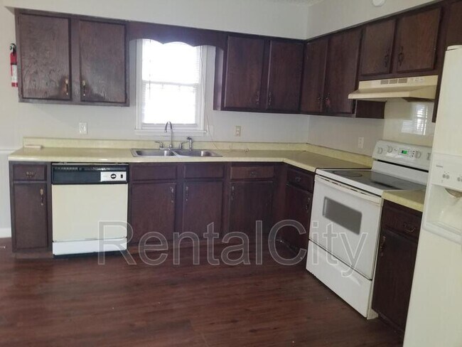 Foto del edificio - 1124 Bridgette St