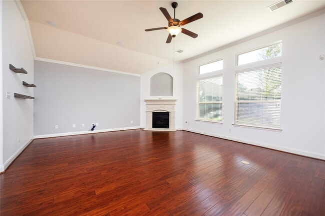Foto del edificio - 6743 Honeycrest Lane