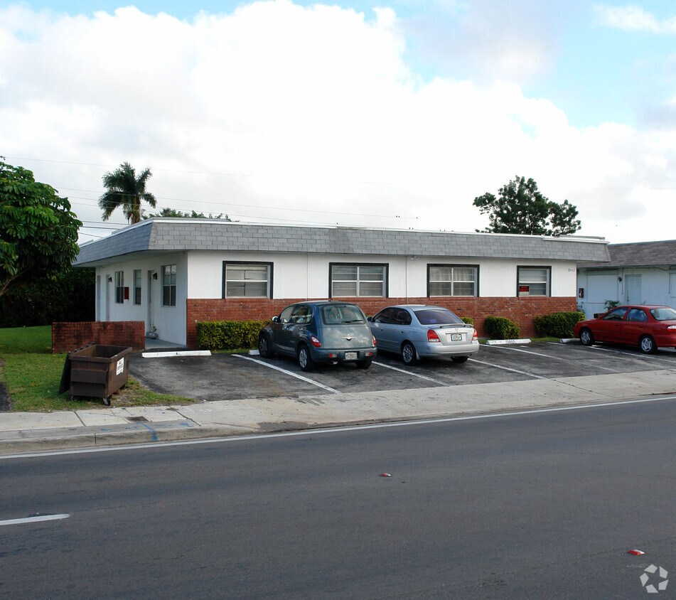 Building Photo - 7031 Pembroke Rd