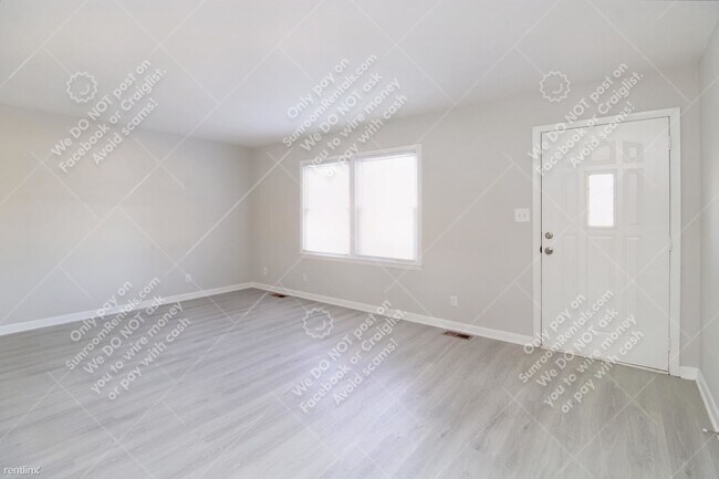 Building Photo - 2 br, 2 bath Townhome - 312 Dacian Rd A A
