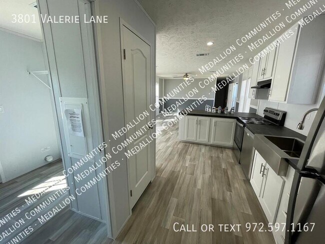 Foto del edificio - 3801 Valerie Ln