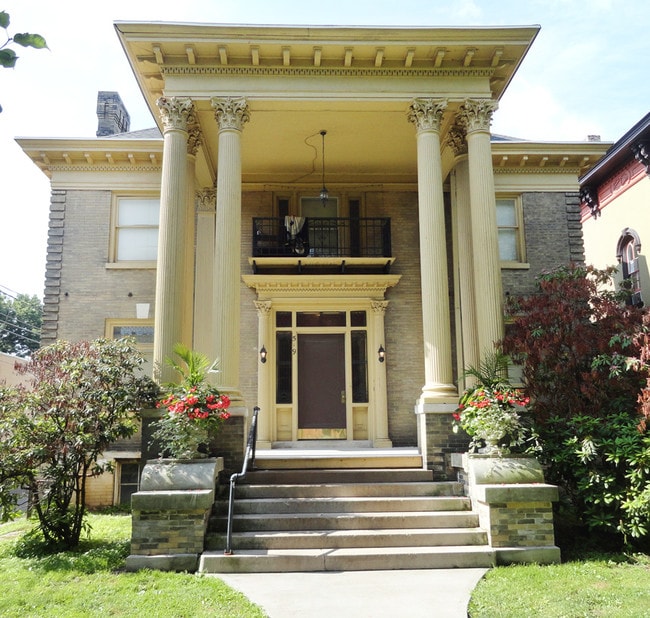Building Photo - 519 W 4th St