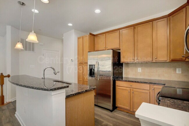 Foto del edificio - 24676 Hutchinson Farm Dr