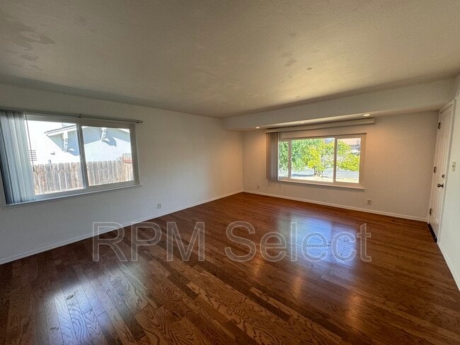 Building Photo - 5349 Diablo Dr