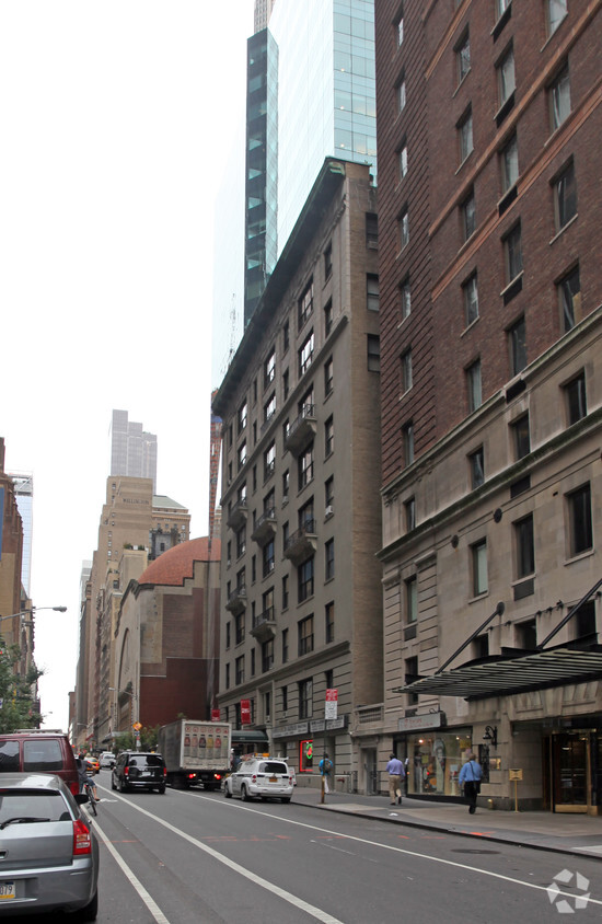 Foto del edificio - 105-113 W 55th St