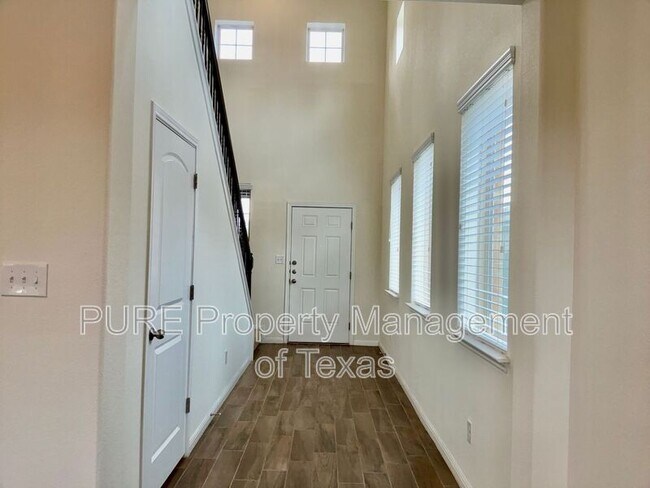 Foto del edificio - 417 Cinnamon Teal Ln