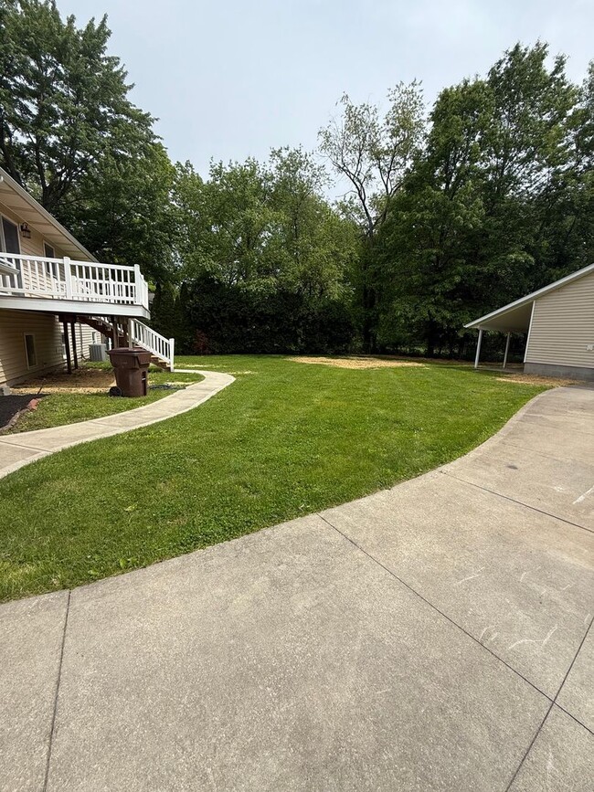 Building Photo - 4br, 2ba home with two large garages