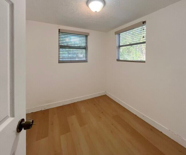 Building Photo - 1747 Acremaker Rd