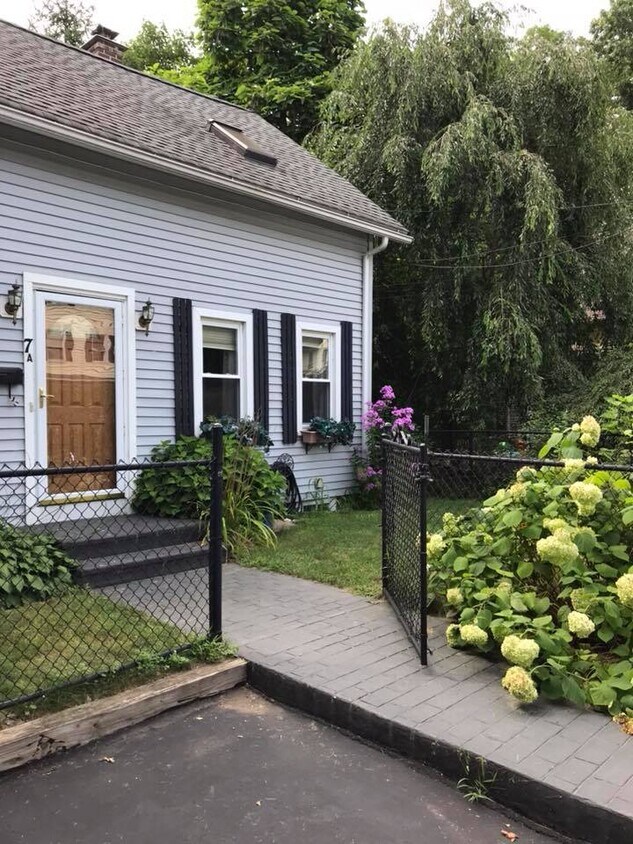Front Entry - 7 Sylvandale Rd