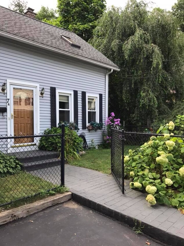 Front Entry - 7 Sylvandale Rd