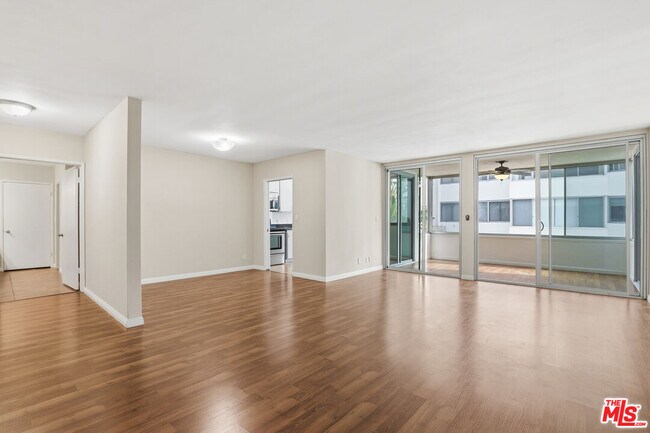 Foto del edificio - 8701 Delgany Ave