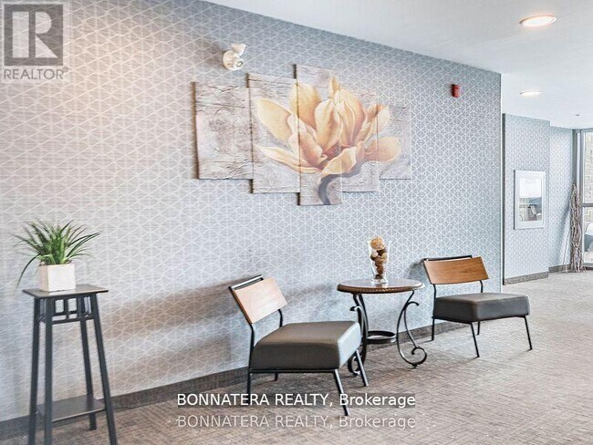 Photo du bâtiment - 5010 Corporate Dr