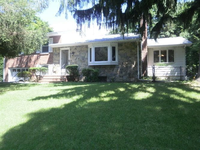 Primary Photo - 31 Perrin Dr