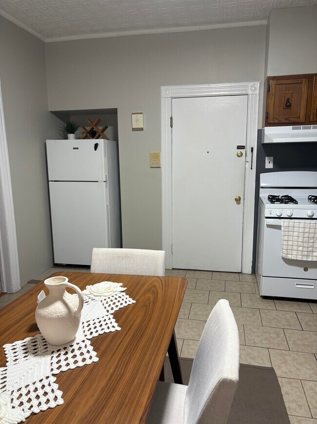 Foto del edificio - 121-123-123 W 25th St