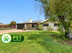 Building Photo - 591 N Cheri Lynn Dr