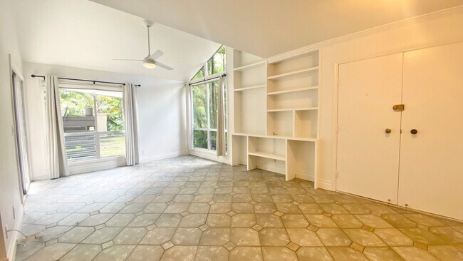 Building Photo - Available NOW - 4 BED, 2.5 BATH w/ 2 PARKI...