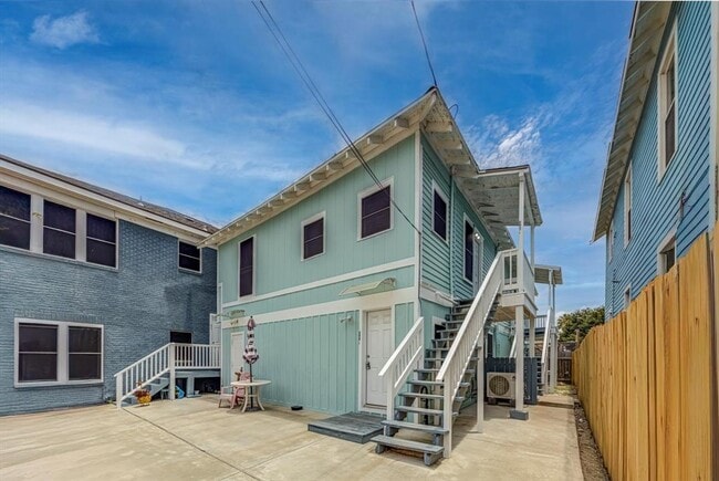 Building Photo - 1708 19th St