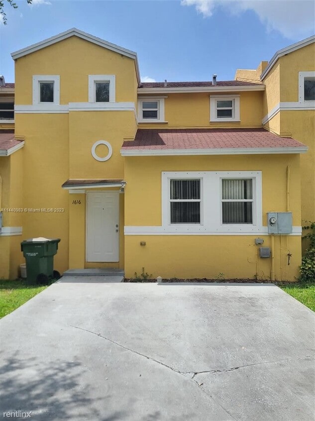 Primary Photo - 3 br, 2 bath House - 1616 NE 5th St