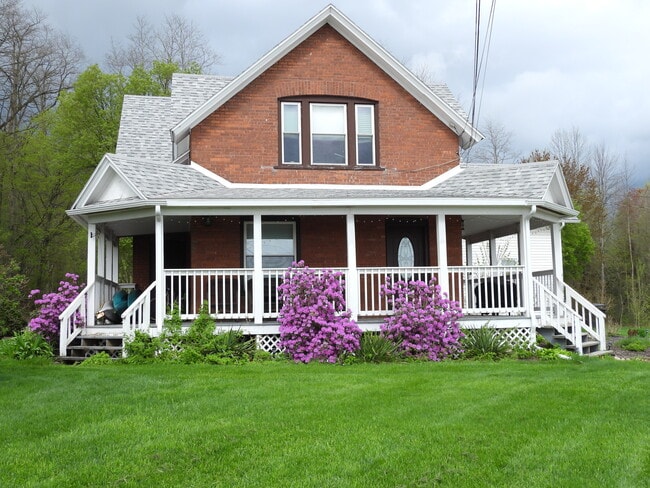 Building Photo - 407 Military Tpke