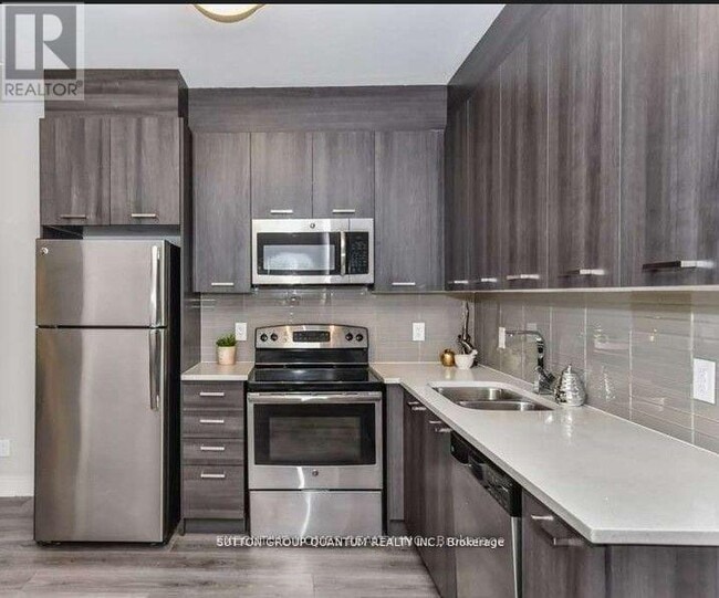 Building Photo - 150 Main St W