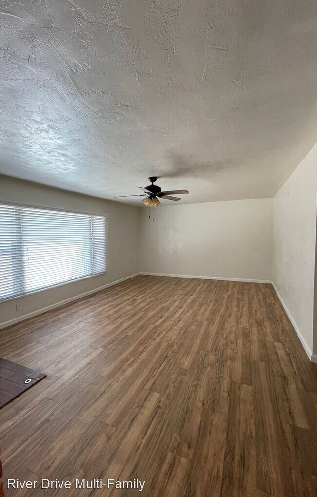 Building Photo - 3 br, 3 bath House - 949 E. Lyndale Drive