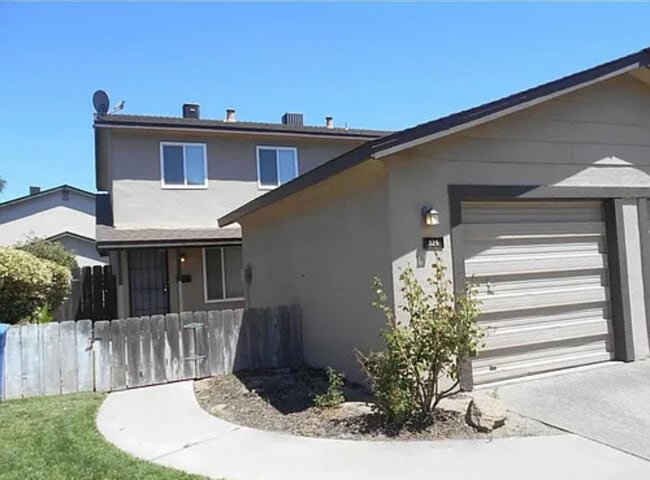 Building Photo - 326 Stafford Way