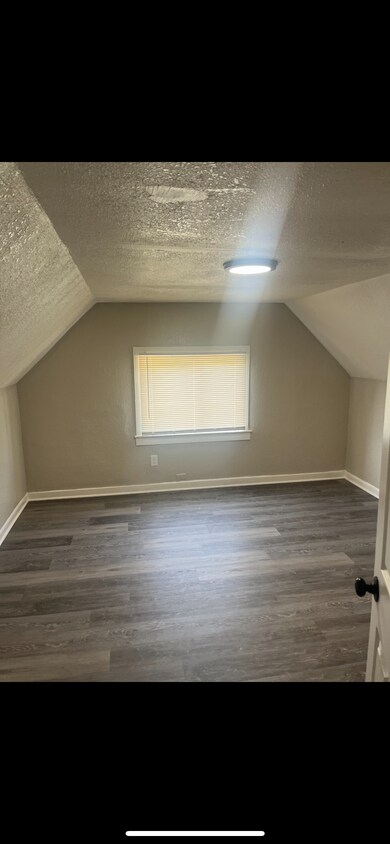 Primary Photo - 126 W Center St
