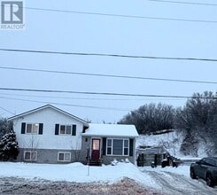 Building Photo - 252 Cannifton Rd N