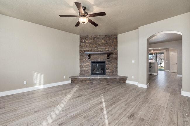 Foto del edificio - 5344 W Los Flores St