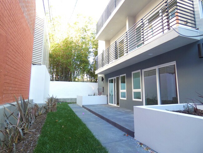 Building Photo - 6611 Leland Way