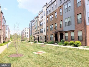 Building Photo - 44615 Wolfhound Sq