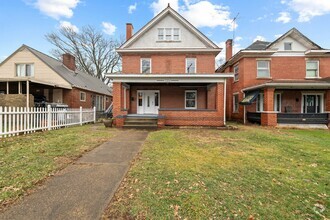 Building Photo - 1104 8th St