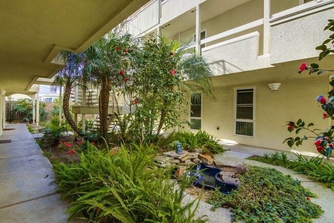 Building Photo - 3747 Yosemite St