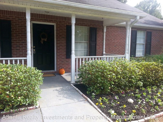 Building Photo - 310 Magnolia Ln